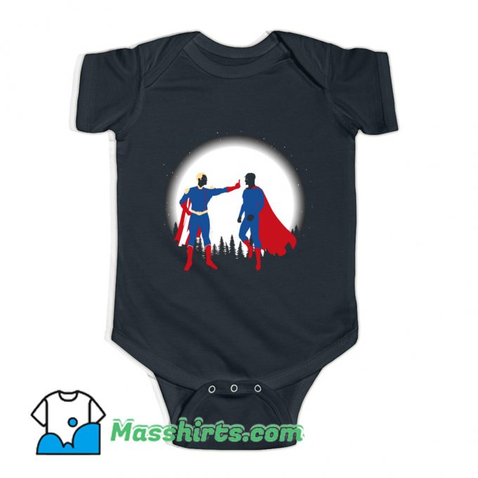 Cartoon Patriota Vs SuperHombre Baby Onesie